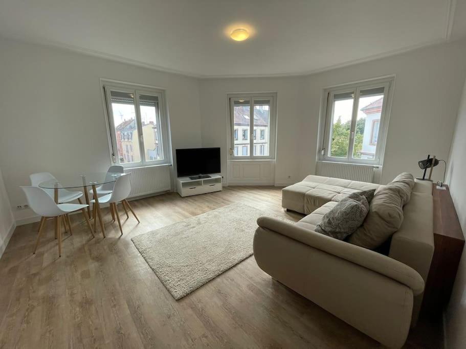 Mulhouse, Urban Family Nest Apartman Kültér fotó